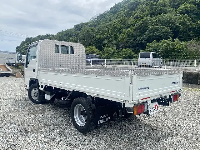 いすゞ エルフ 2RG-NJR88A(2WD)の写真6