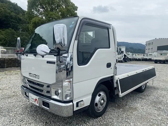 いすゞ エルフ 2RG-NJR88A(2WD)の写真9