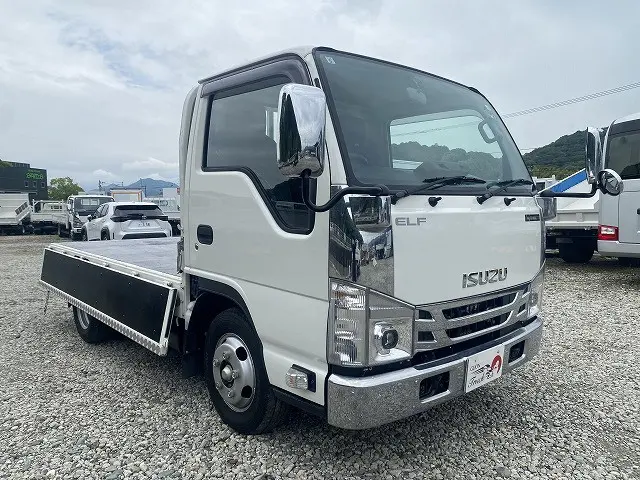 いすゞ エルフ 2RG-NJR88A(2WD)の写真10