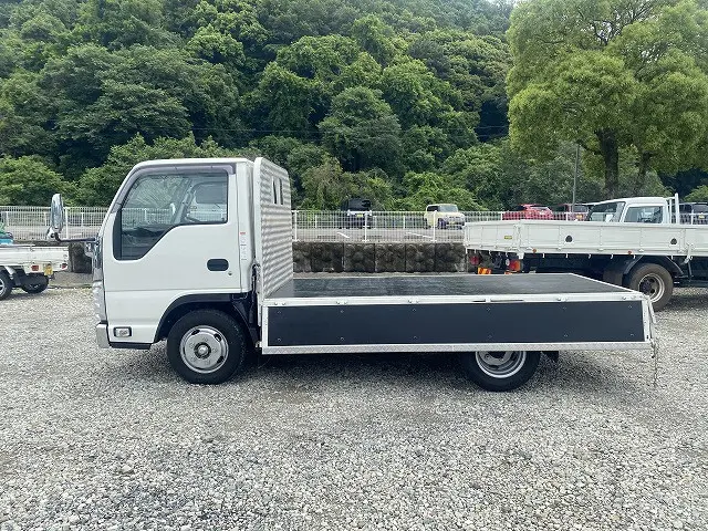いすゞ エルフ 2RG-NJR88A(2WD)の写真11