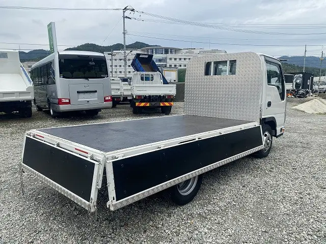 いすゞ エルフ 2RG-NJR88A(2WD)の写真15