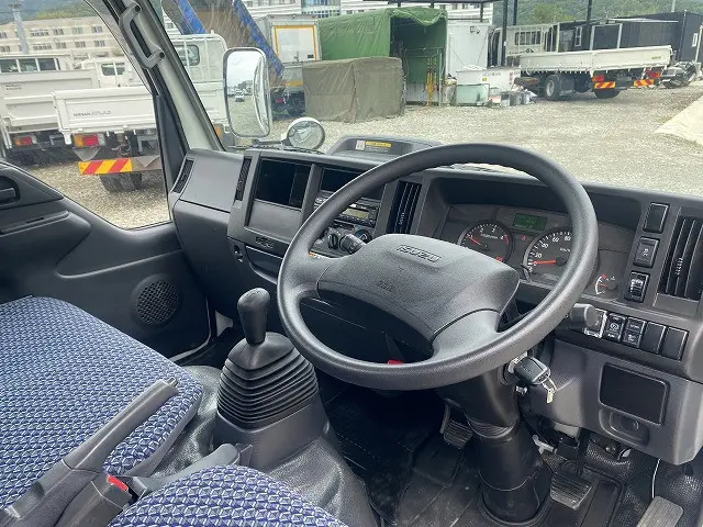 いすゞ エルフ 2RG-NJR88A(2WD)の写真28