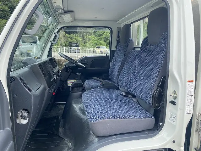 いすゞ エルフ 2RG-NJR88A(2WD)の写真35