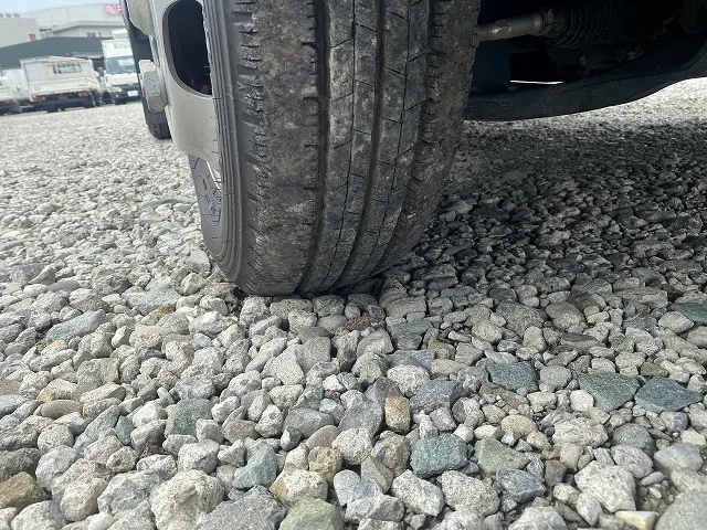 いすゞ エルフ 2RG-NJR88A(2WD)の写真36