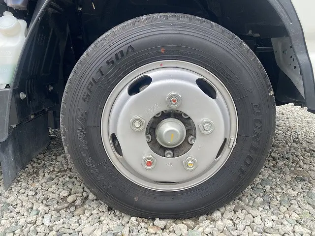 いすゞ エルフ 2RG-NJR88A(2WD)の写真37