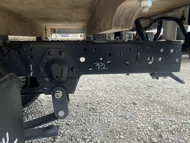 いすゞ エルフ 2RG-NJR88A(2WD)の写真42