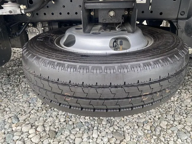 いすゞ エルフ 2RG-NJR88A(2WD)の写真45