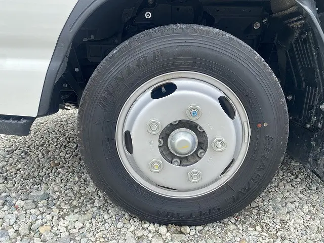 いすゞ エルフ 2RG-NJR88A(2WD)の写真47
