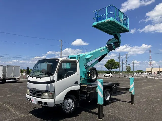 日野 デュトロ BDG-XZU304X(2WD)の写真1