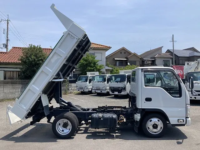 いすゞ エルフ TPG-NKR85AD(2WD)の写真5