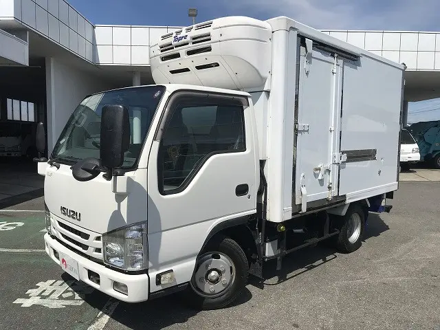 いすゞ エルフ TRG-NHR85AN(2WD)の写真1
