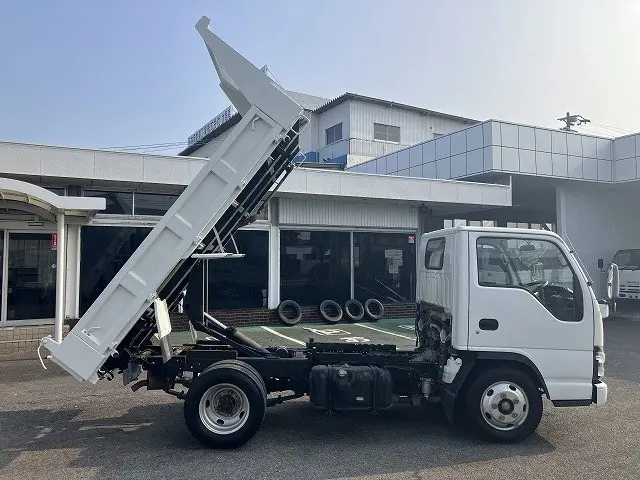 いすゞ エルフ PB-NKR81AD(2WD)の写真5