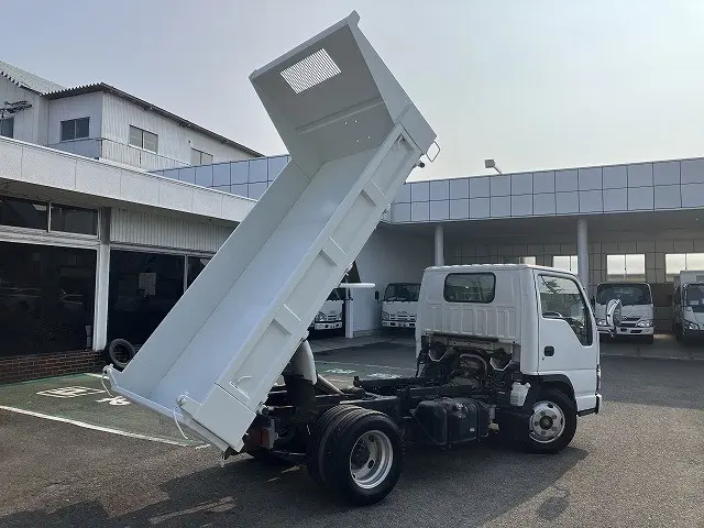 いすゞ エルフ PB-NKR81AD(2WD)の写真8