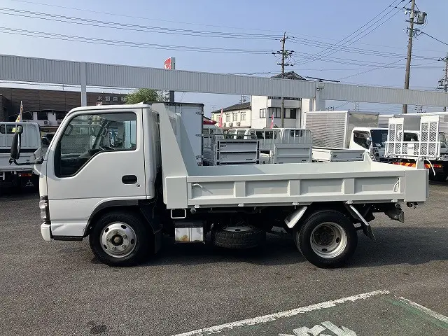いすゞ エルフ PB-NKR81AD(2WD)の写真12