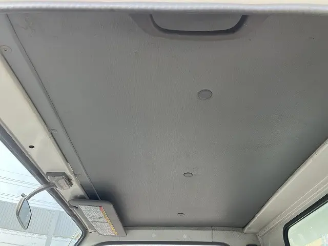 いすゞ エルフ PB-NKR81AD(2WD)の写真32