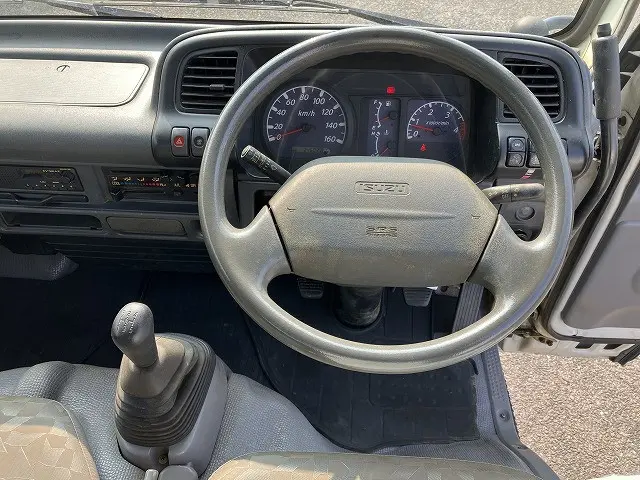 いすゞ エルフ PB-NKR81AD(2WD)の写真33