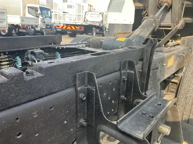 いすゞ エルフ PB-NKR81AD(2WD)の写真45