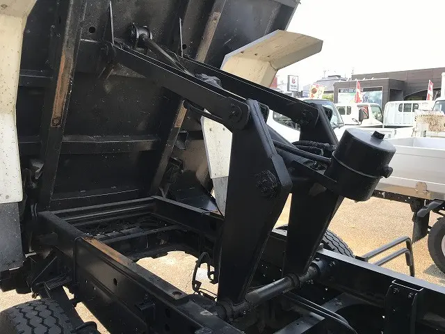 いすゞ フォワード 2RG-FRR90S1(2WD)の写真30