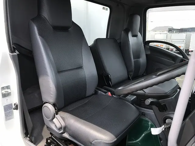 いすゞ フォワード 2RG-FRR90S1(2WD)の写真46