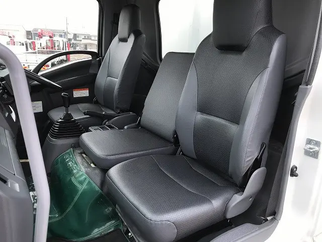 いすゞ フォワード 2RG-FRR90S1(2WD)の写真47