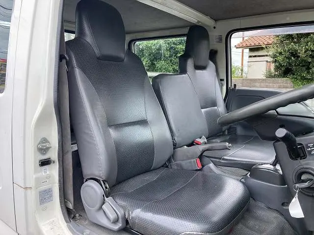 いすゞ エルフ TKG-NHR85A(2WD)の写真41