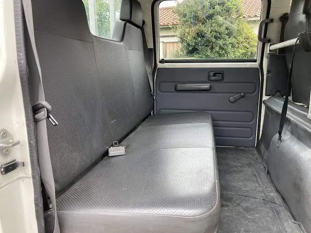 いすゞ エルフ TKG-NHR85A(2WD)の写真44