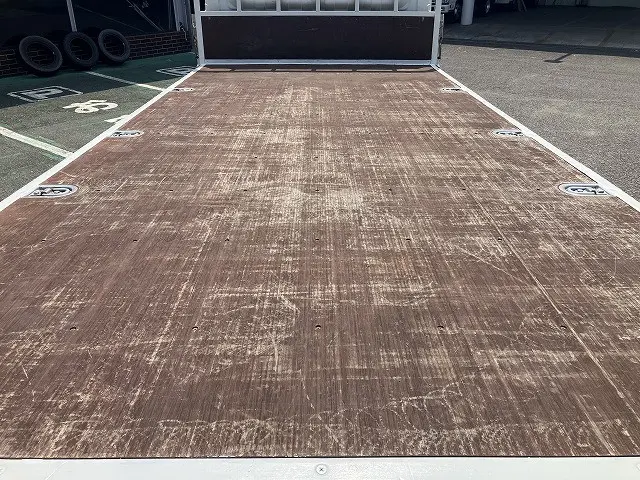 いすゞ エルフ PB-NPR81AR(2WD)の写真16