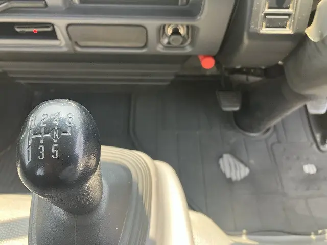 いすゞ エルフ PB-NPR81AR(2WD)の写真29