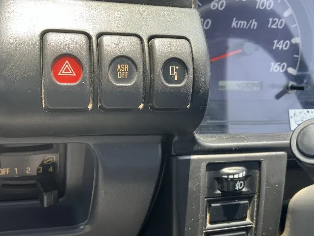 いすゞ エルフ PB-NPR81AR(2WD)の写真32