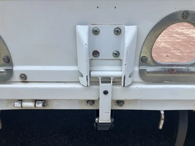 いすゞ エルフ PB-NPR81AR(2WD)の写真37