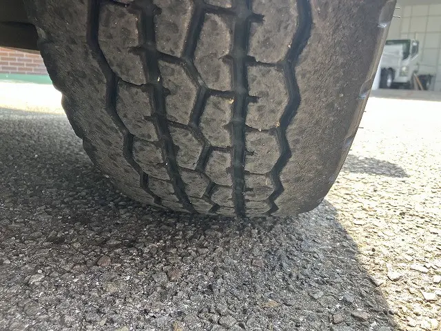 いすゞ エルフ PB-NPR81AR(2WD)の写真42