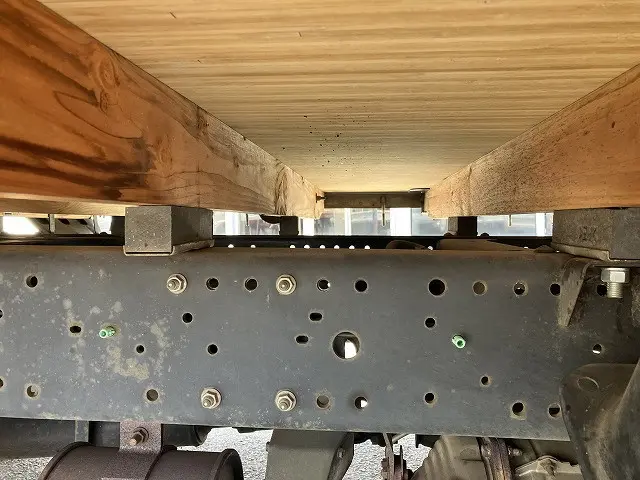 いすゞ エルフ PB-NPR81AR(2WD)の写真47