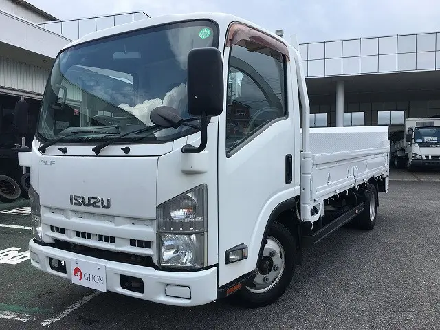 いすゞ エルフ BKG-NLR85AR(2WD)の写真1