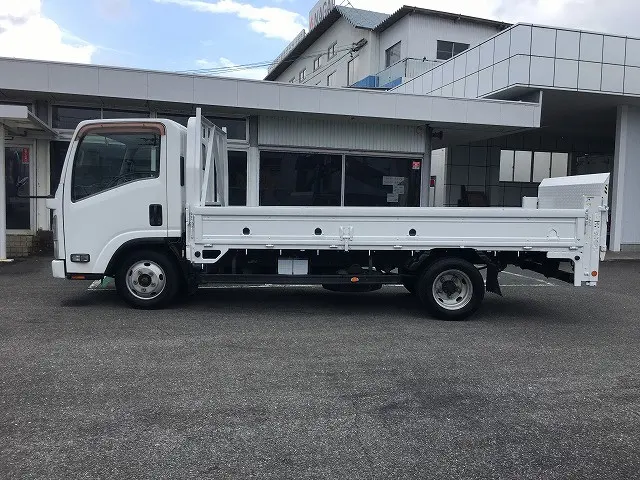 いすゞ エルフ BKG-NLR85AR(2WD)の写真4