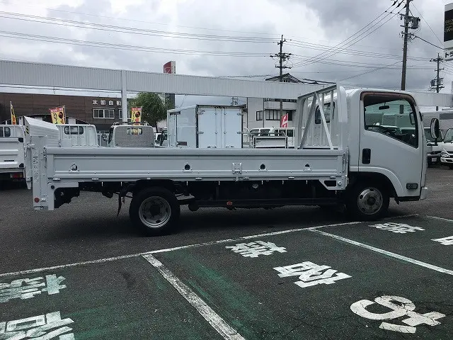 いすゞ エルフ BKG-NLR85AR(2WD)の写真5