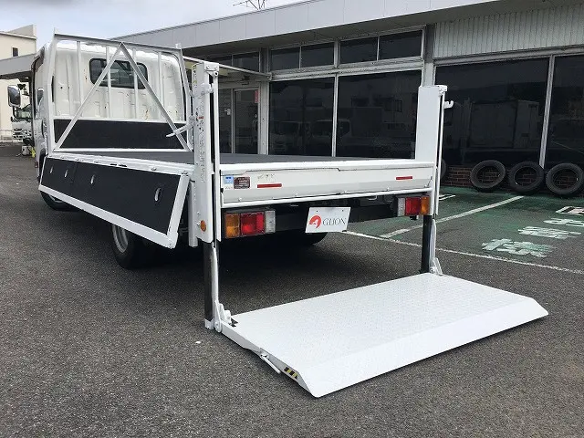 いすゞ エルフ BKG-NLR85AR(2WD)の写真13