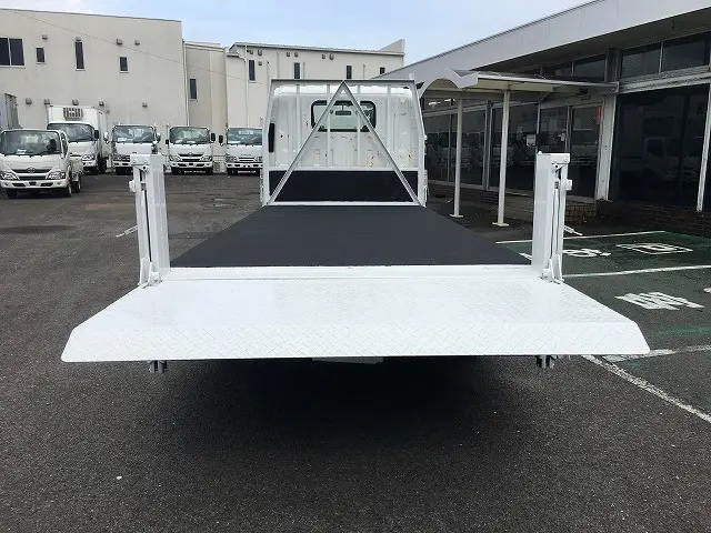 いすゞ エルフ BKG-NLR85AR(2WD)の写真17