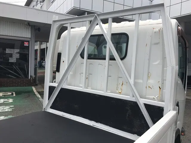 いすゞ エルフ BKG-NLR85AR(2WD)の写真19