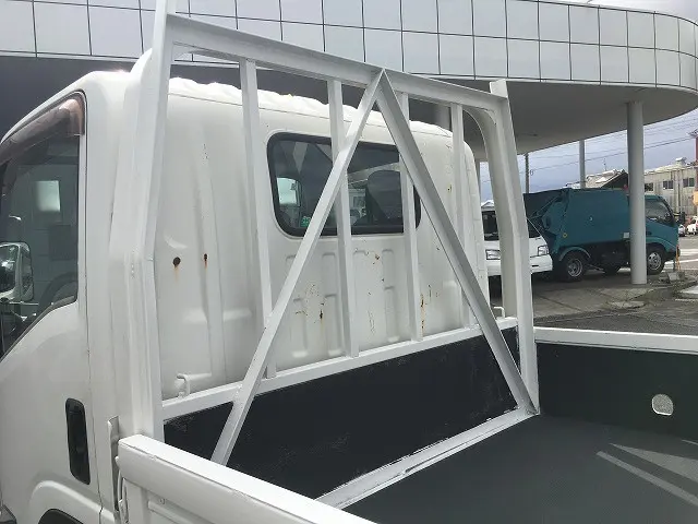 いすゞ エルフ BKG-NLR85AR(2WD)の写真20