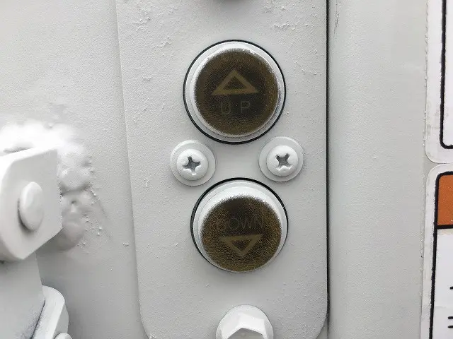 いすゞ エルフ BKG-NLR85AR(2WD)の写真25