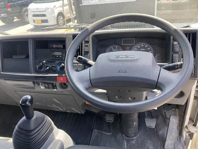 いすゞ エルフ TPG-NPR85AR(2WD)の写真39