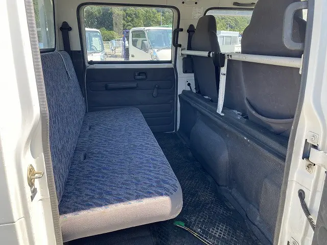 いすゞ エルフ KR-NHR69E(2WD)の写真21