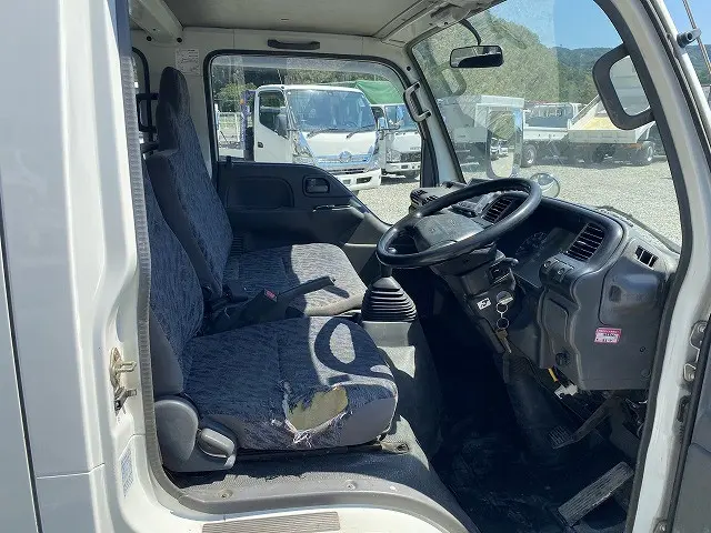 いすゞ エルフ KR-NHR69E(2WD)の写真23