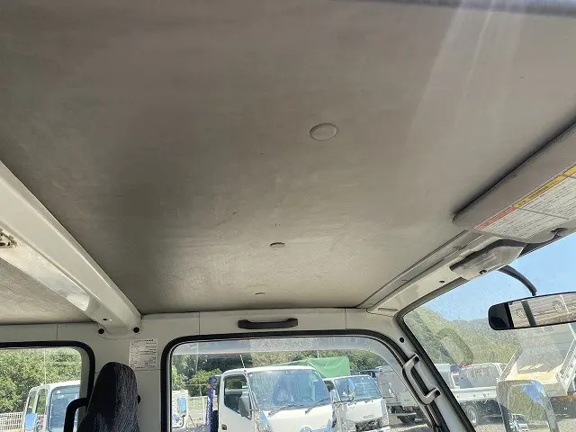 いすゞ エルフ KR-NHR69E(2WD)の写真24