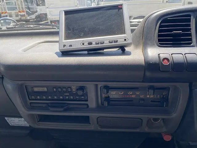 いすゞ エルフ KR-NHR69E(2WD)の写真28