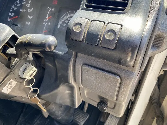 いすゞ エルフ KR-NHR69E(2WD)の写真29