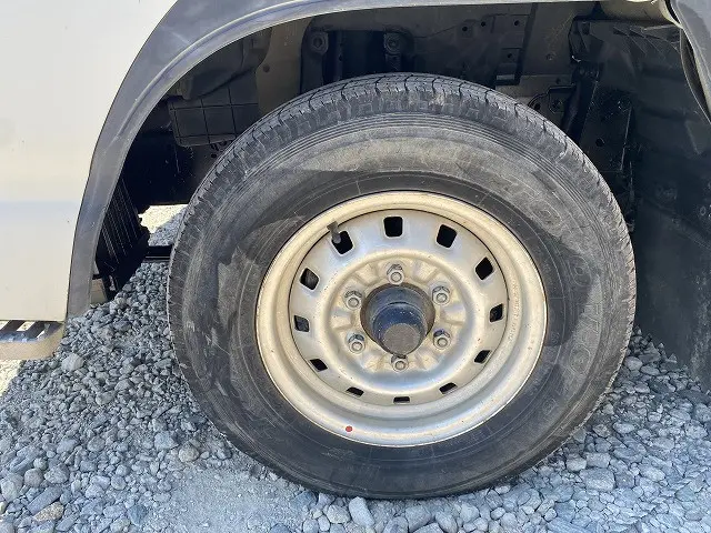 いすゞ エルフ KR-NHR69E(2WD)の写真35