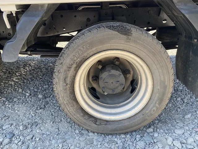 いすゞ エルフ KR-NHR69E(2WD)の写真38