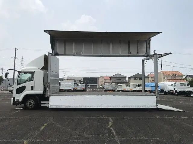 いすゞ フォワード 2RG-FRR90T2(2WD)の写真7