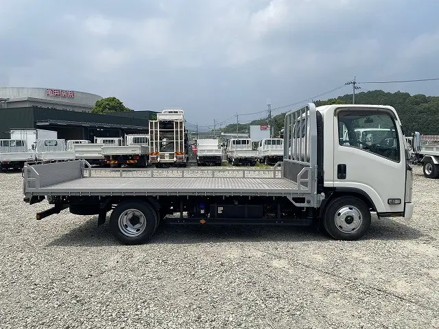 いすゞ エルフ 2RG-NNR88AR(2WD)の写真5